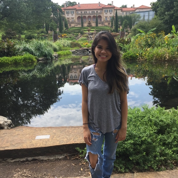 Meet your Posher, Lisa - Picture 3 of 4